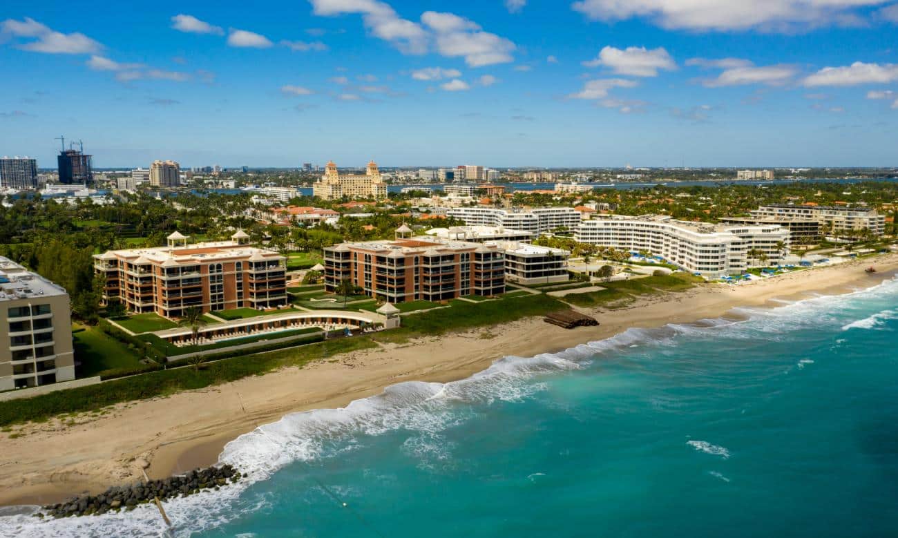 The coast line along Palm Beach